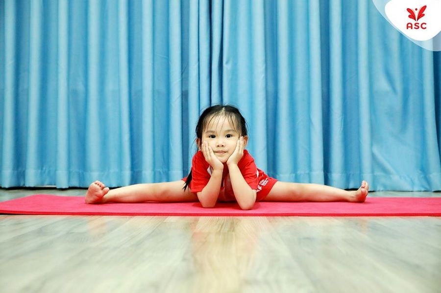 yoga-giup-be-nhan-dien-cam-xuc-va-thu-gian-1